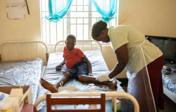 Behandlung in einem Krankenhaus in Afrika