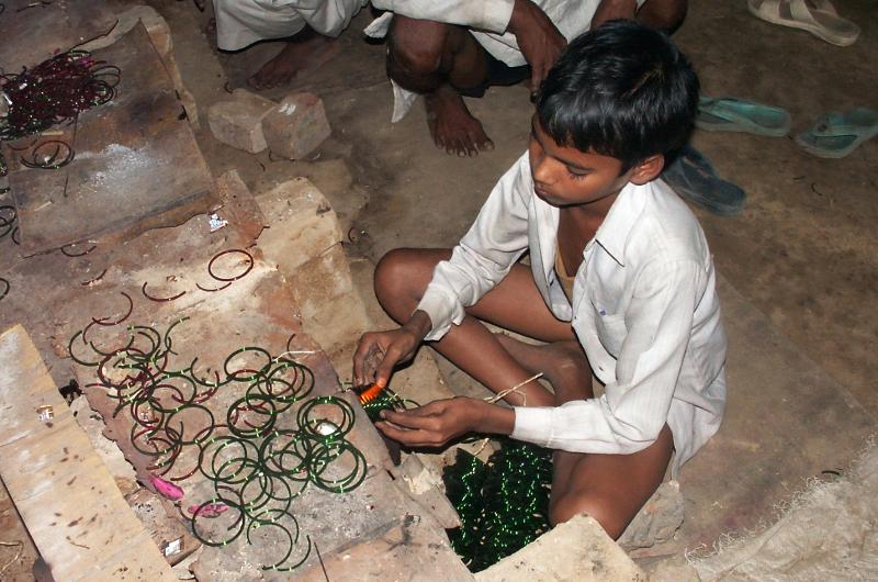 Indien, Patenschaften: Kinderarbeit gefährdet Gesundheit