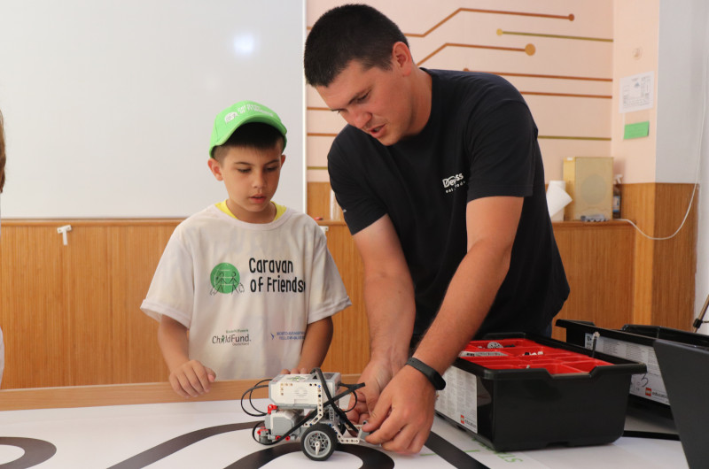 Auch Themen wie Robotik und Technik werden den teilnehmenden Kindern näher gebracht